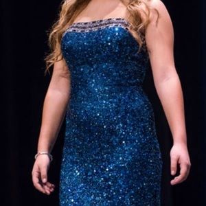 Beautiful blue gown! Stunning on stage and formal